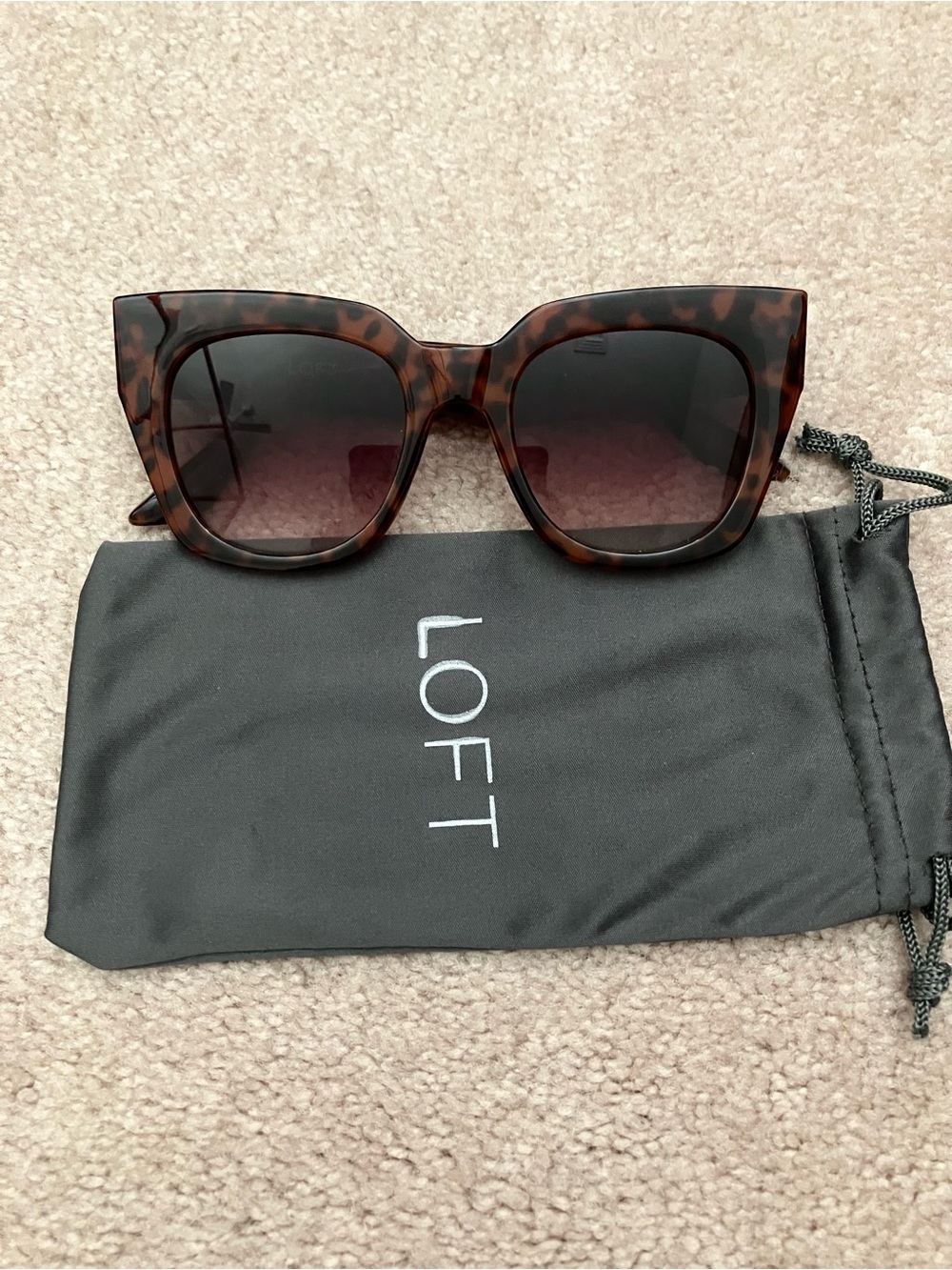 Loft Brown Tortoise Shell Cat Eye Oversized Sunglasses with Drawstring Pouch - Picture 2 of 4